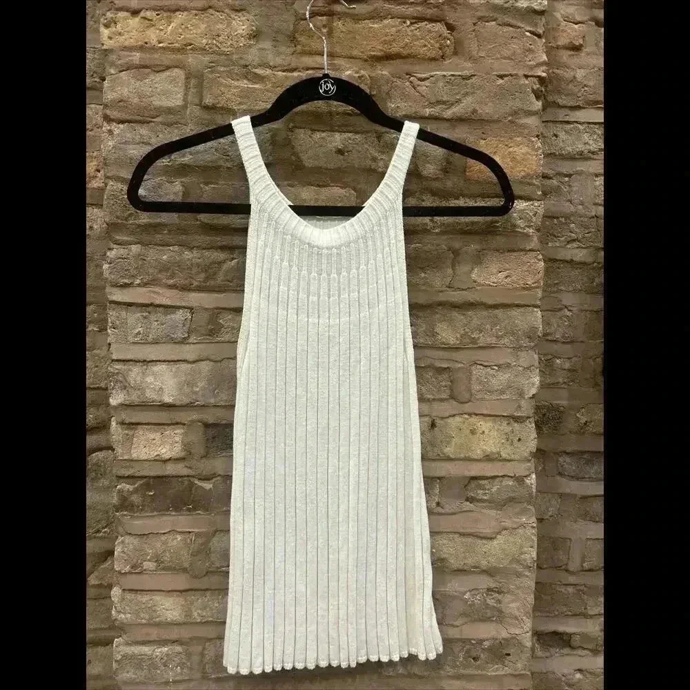 Chic Ribbed Knit Tank Top - Stylish White Sleeveless Blouse